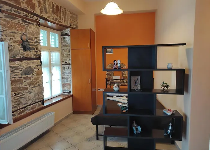 1872 - Agnes, Cozy Stony With Balcony *