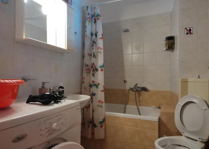 1872 - Agnes, Cozy Stony With Balcony