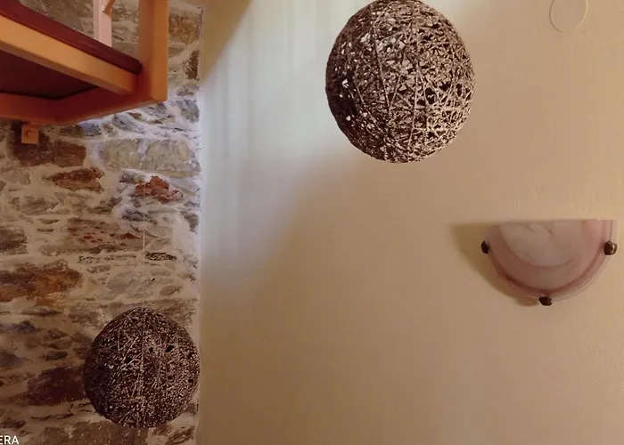 1872 - Agnes, Cozy Stony With Balcony * ארמופוליס