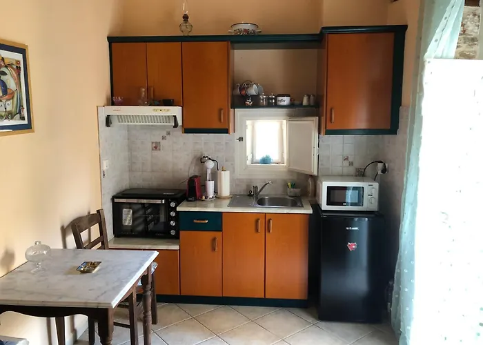 1872 - Agnes, Cozy Stony With Balcony *