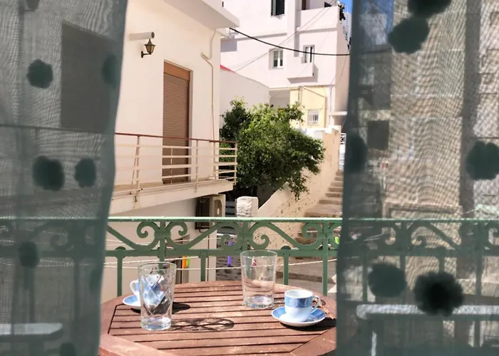 1872 - Agnes, Cozy Stony With Balcony *